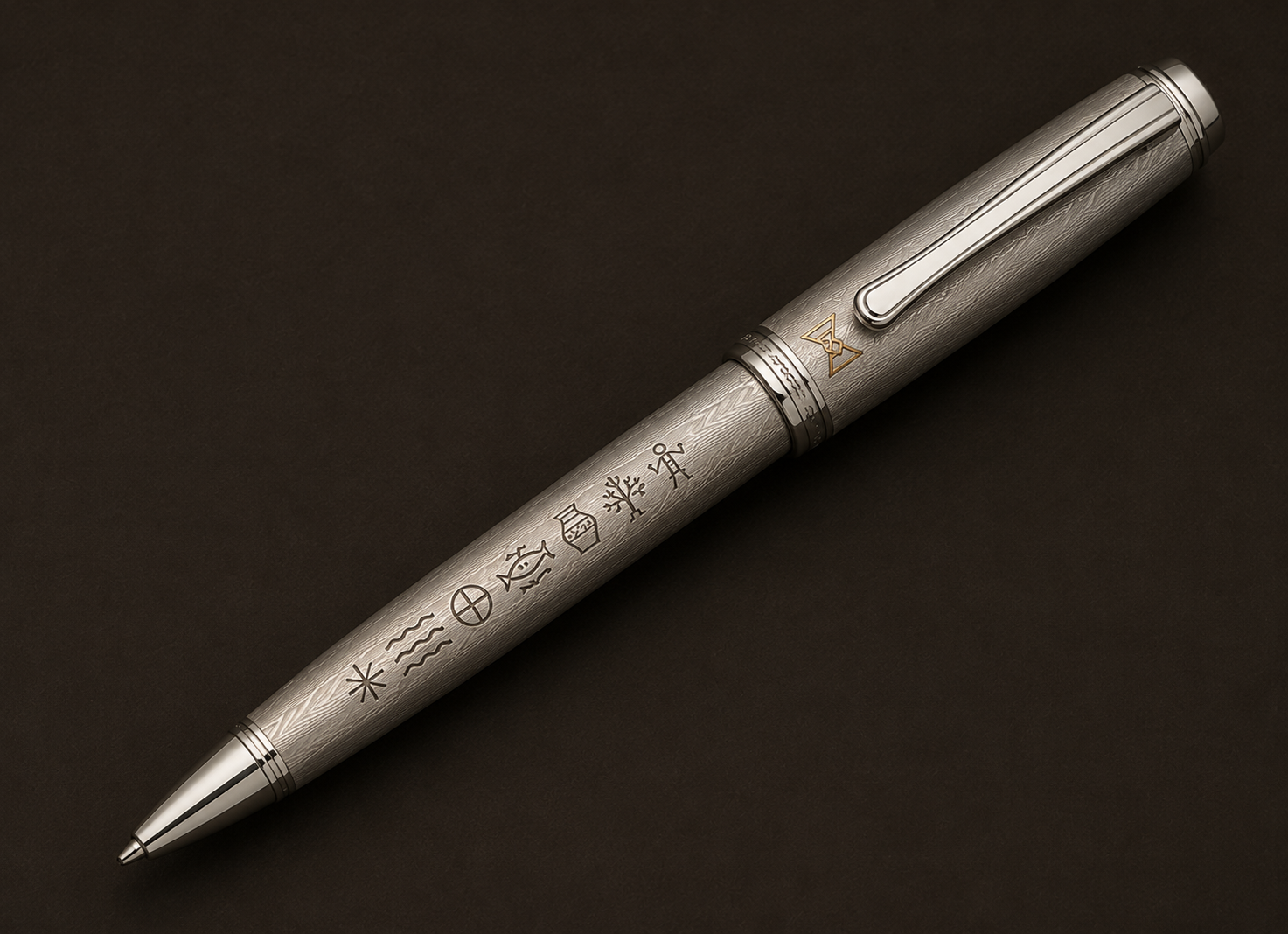 MELŪ Silver Collector Pen — Indus Script Edition Damascus-Textured Silver Finish Metal